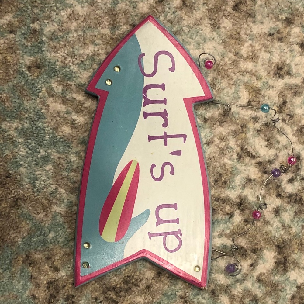 “Surf’s Up” Hanging Arrow